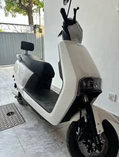 Evee Electric scooty