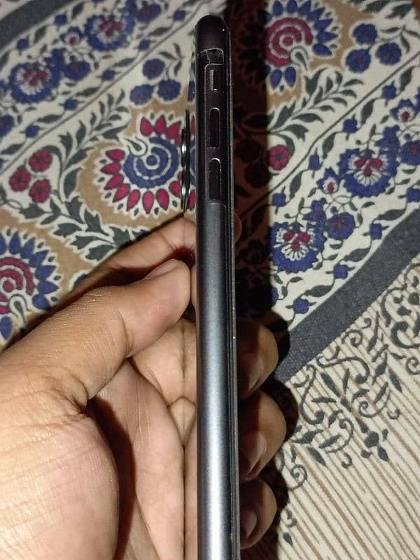 iphone 11  NoN Pta 64 GB battery health 86% 3