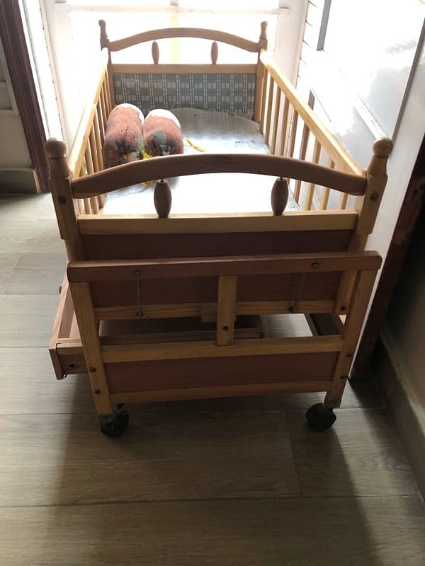 Stroller, Bath tub, Car seat and baby cot for sale 9