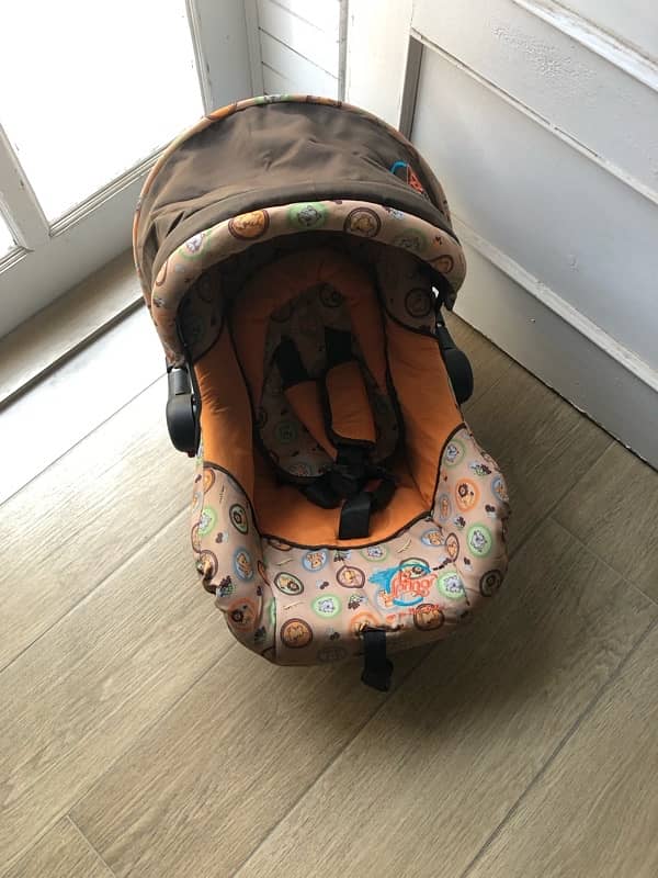 Stroller, Bath tub, Car seat and baby cot for sale 14