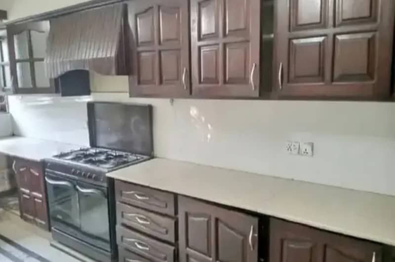 14 Marla Beautiful Upper Portion For Rent G-11 3