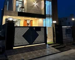 Ideally Located House Of 10 Marla Is Available For sale In Lahore