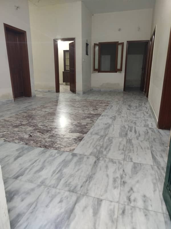 1 kanal house for rent in model town for family or for silent ofc 8