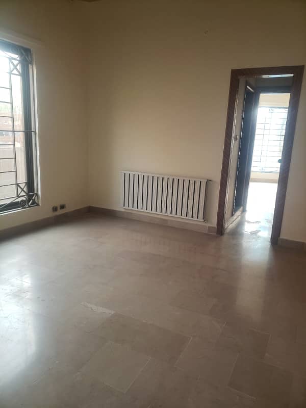 3 bed upper portion for rent in chaklala scheme 3 6