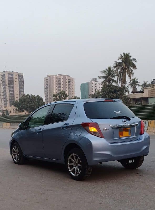 Toyota Vitz 2012 4