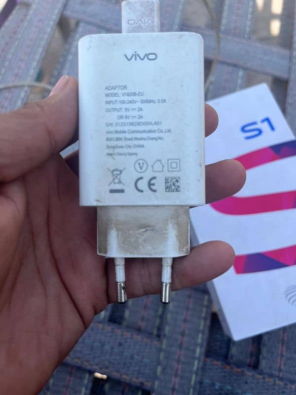 Vivo S1 4/128 with Box org charger 5