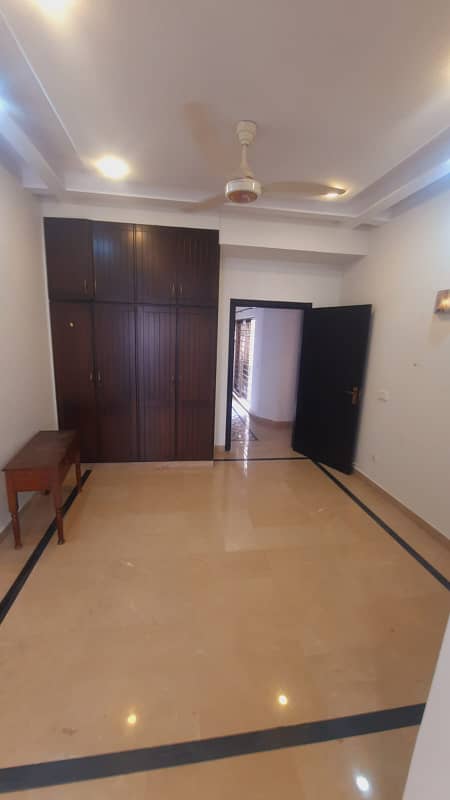 1 Kanal 4 Bed Upper Portion Is Available For Rent In Dha Phase 6 Near N Block 11