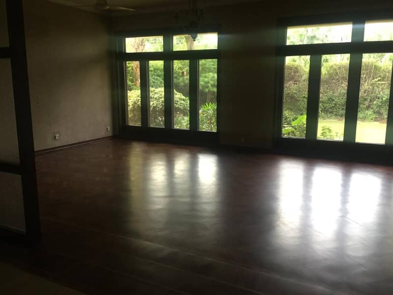 2 KANAL FULL HOUSE IS AVAILABLE FOR RENT IN DHA PHASE 3 NEAR MCDONALD,S Y BLOCK 3