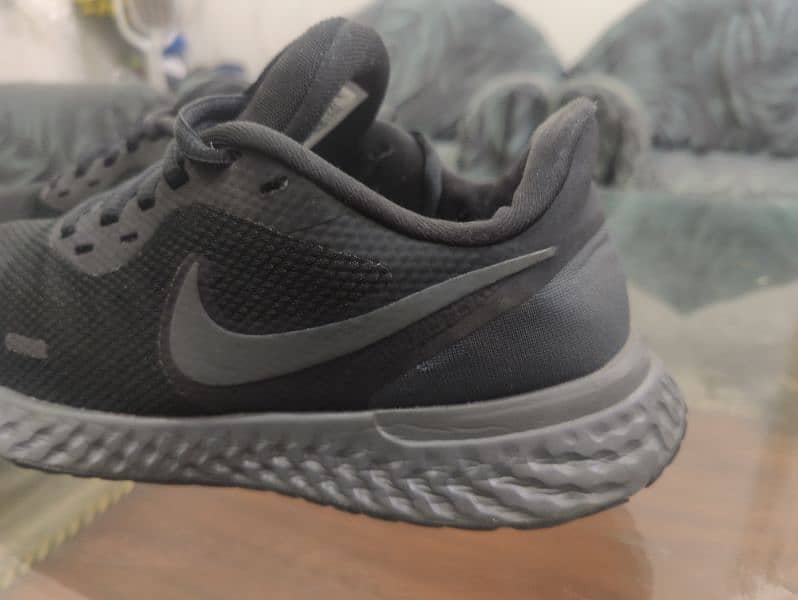 nike revolution running shoes 10/10 condition size 42 2