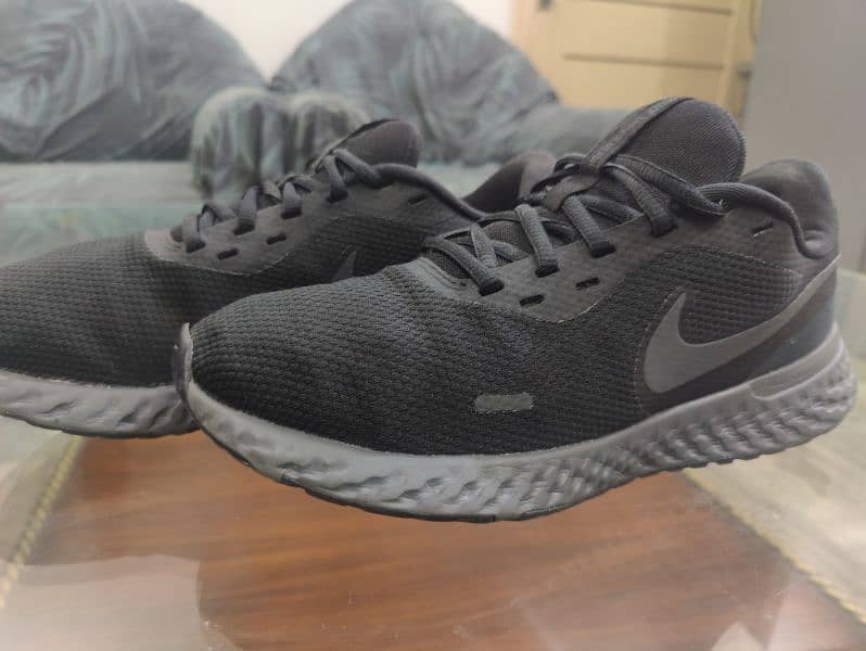 nike revolution running shoes 10/10 condition size 42 6