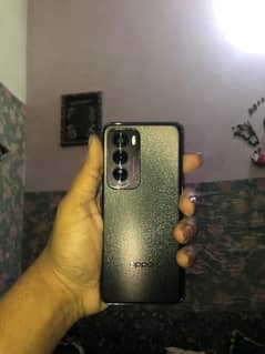 OPPO Reno 12