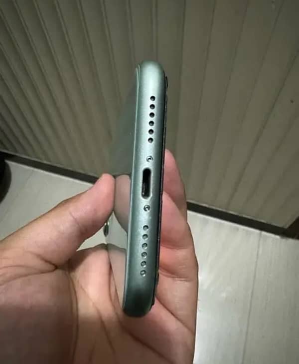 iPhone 11 //NoN ptA 64GB display masg face if off 2