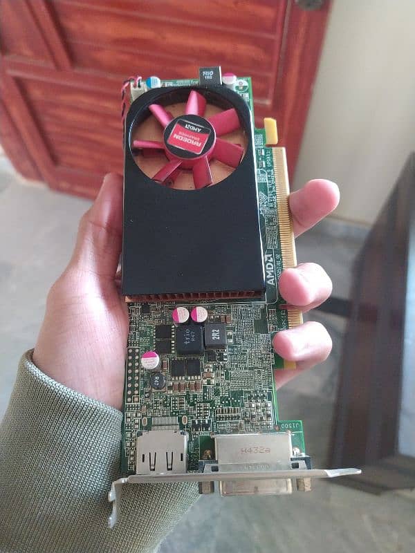 AMD Radeon R7 200 Series 2GB Graphic Card for sale in Clean Condition 0