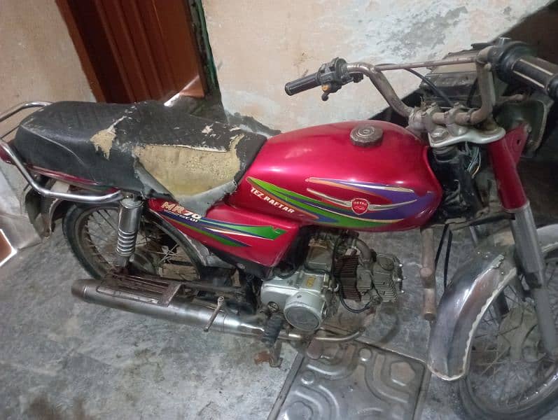 TEZ RAFTAR bike ha 2017 model ha copy card sab Kuch oky ha 03289459588 5