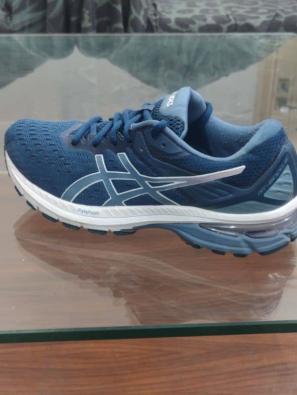 asics gt 2000 9s size 42.5 10/10 rubber sole 7