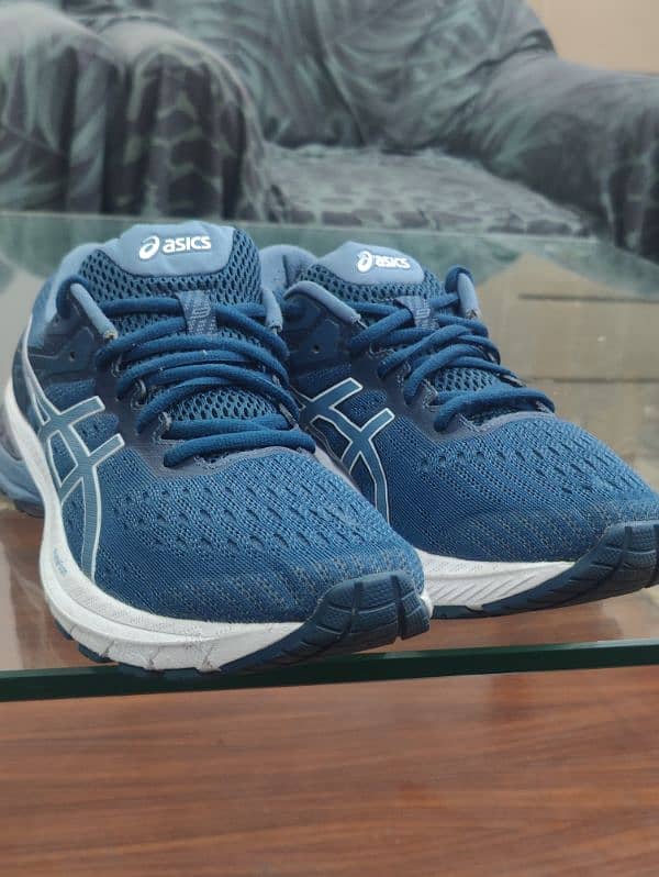 asics gt 2000 9s size 42.5 10/10 rubber sole 10