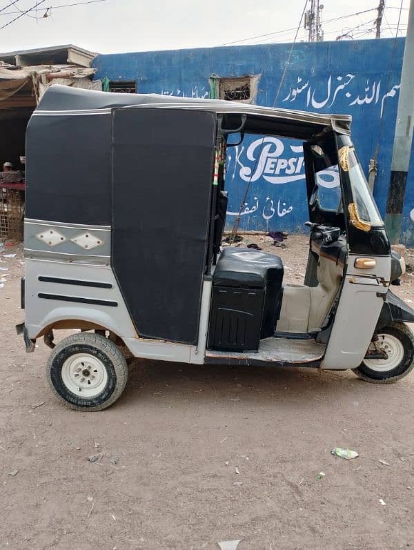 SAZGAR RIKSHA 4 stroke 2