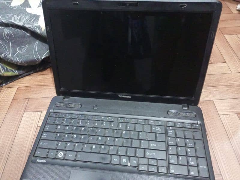 toshiba laptop core i3 , 320 hard disk 1