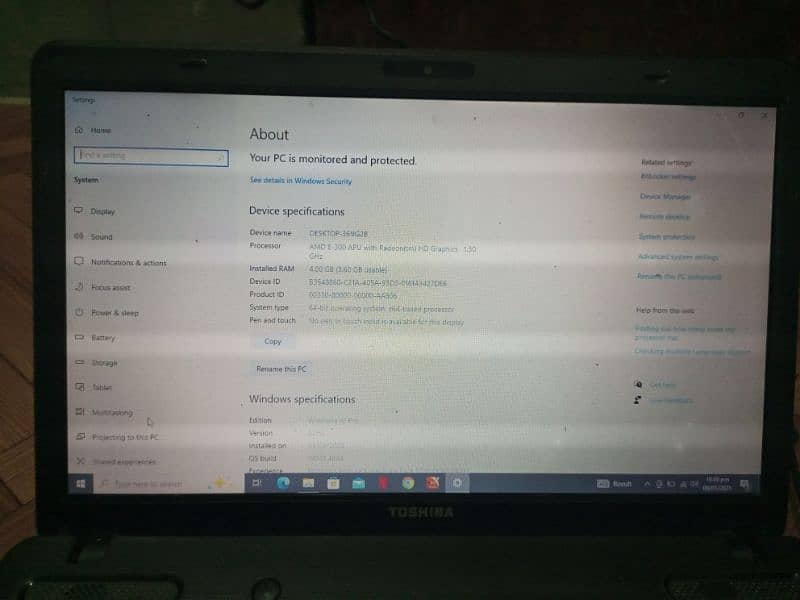 toshiba laptop core i3 , 320 hard disk 2