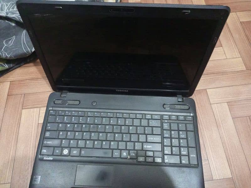 toshiba laptop core i3 , 320 hard disk 6