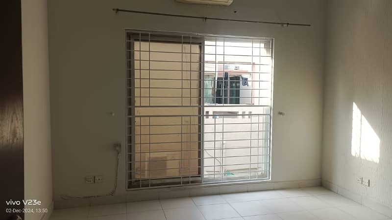 10 Marla Full House Is Available For Rent In Dha Phase 5 Near Jalal Sons 16