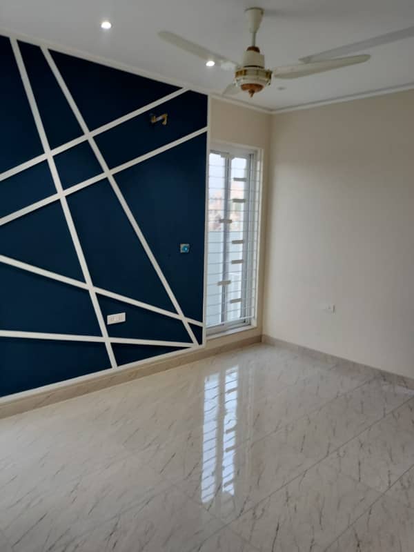 Full Basement 1 Kanal Brand New House For Sale Phase 7 U-Block 19