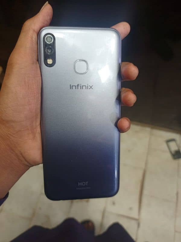 Infinix Hot 8 lite 0