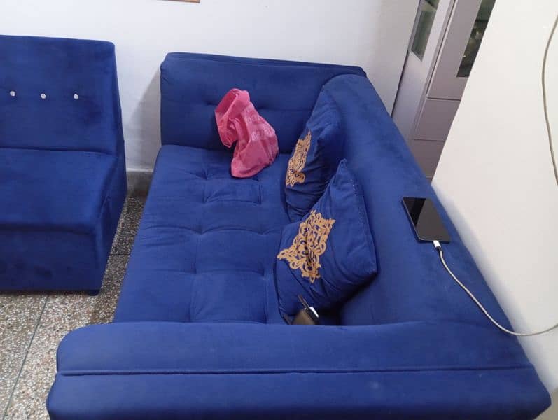 Blue velvet sofa, amazing quality, sofa, 2 seater 1