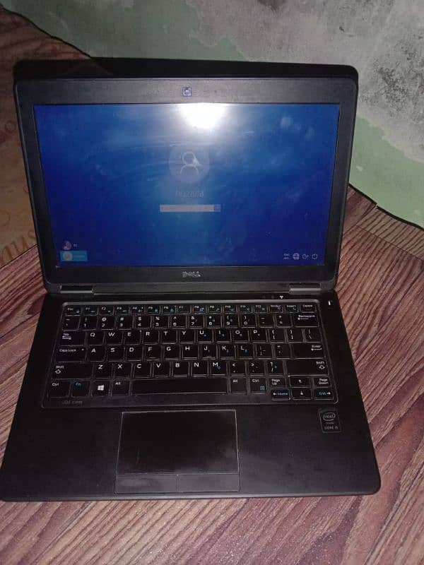 Dell latitude e7250 8