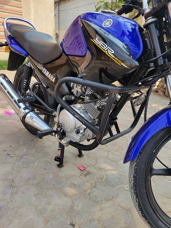 Yamaha YBR-125_Model-2021_ Hyderabad Registerd 1st owner 11