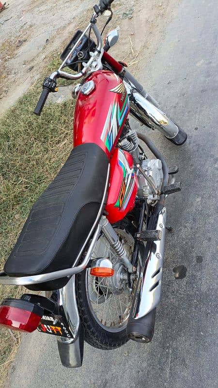 arrgent sale bike Honda gc125 5