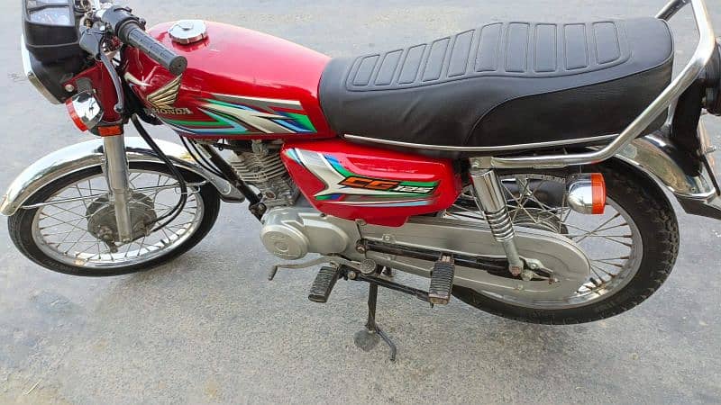 arrgent sale bike Honda gc125 6