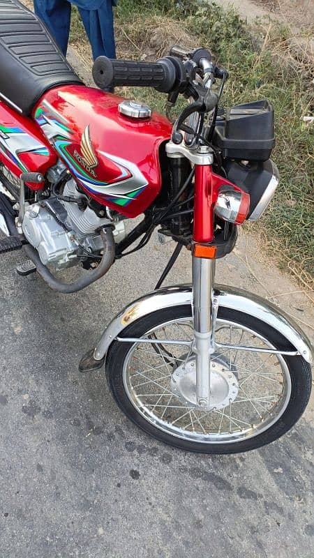 arrgent sale bike Honda gc125 8