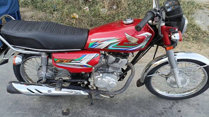 arrgent sale bike Honda gc125 11