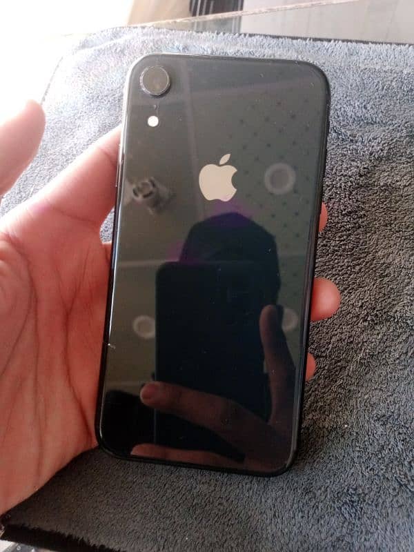 Iphone XR Total genuine, with gurranty,also shop visit available 0