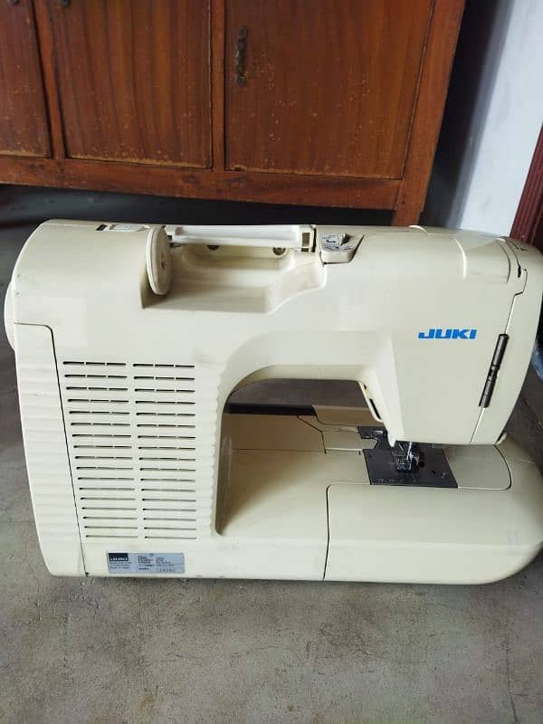 Juki hzl-010 embroiding machine 2