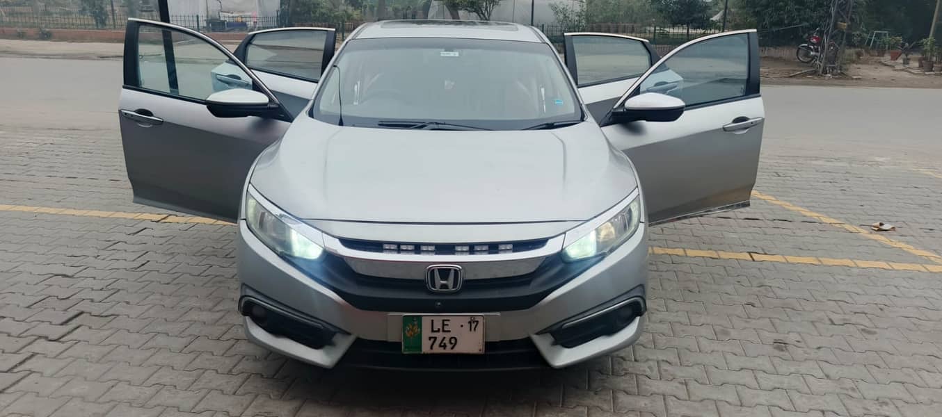 Honda Civic Oriel 1.8 i-VTEC CVT 2017 0