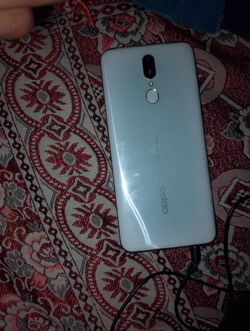 Oppo f11 8 256 0