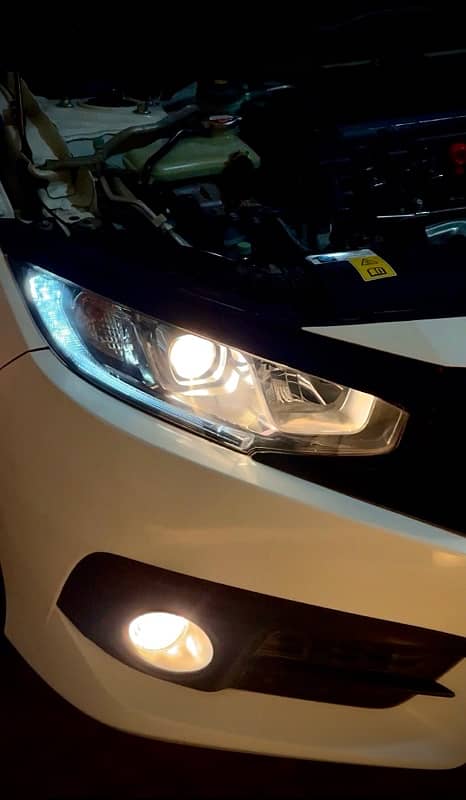 Honda CIVIC X Headlights 0