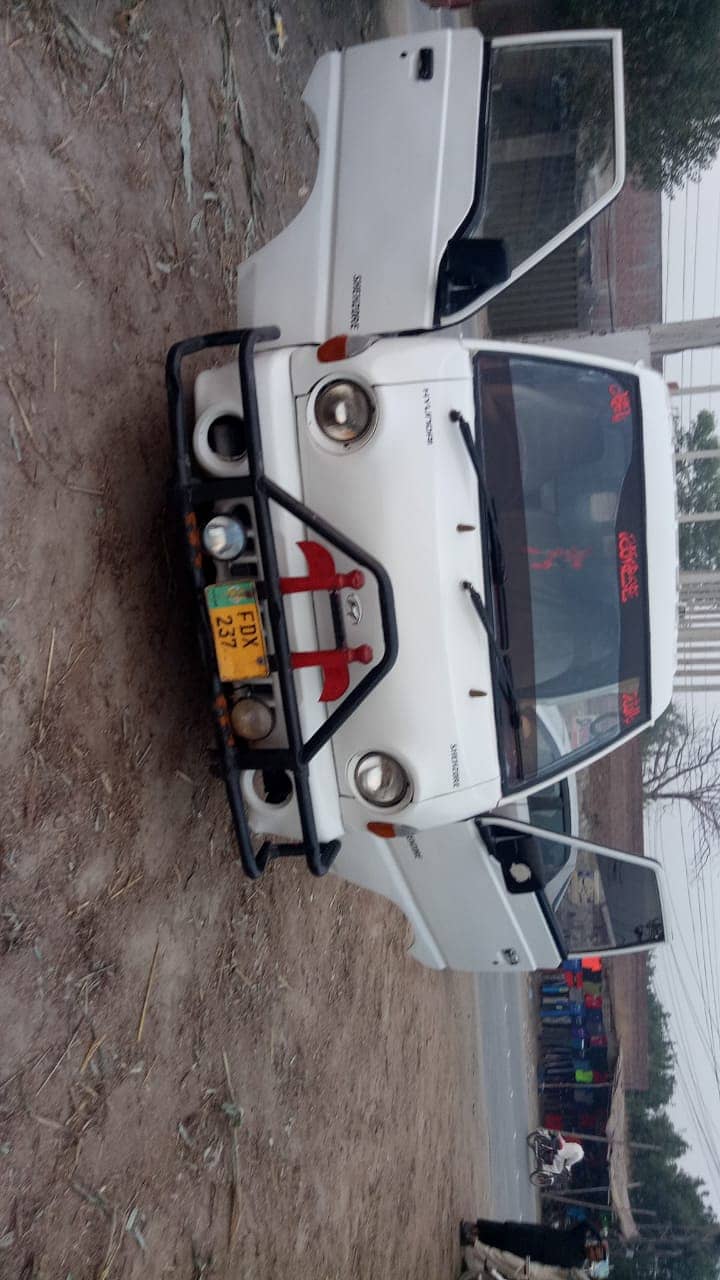 Hyundai Shahzor white colour 2001 model 12