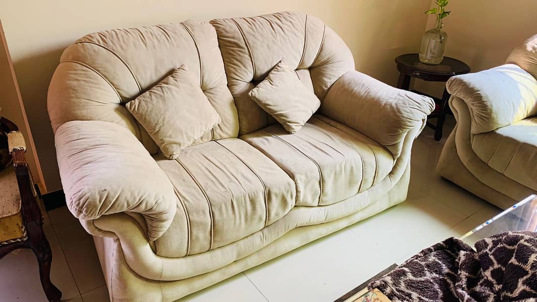 7 Seater Sofa Set Very Good Condition Hardly used 1