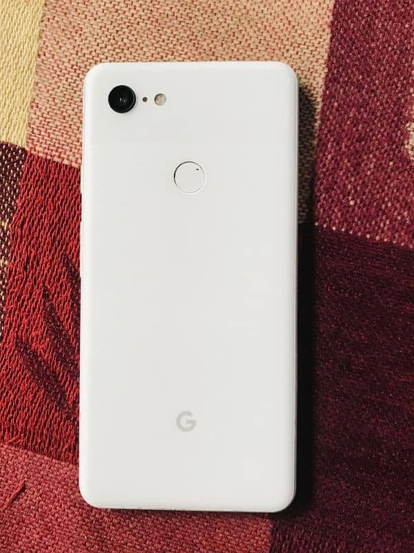 I am selling my Google pixel 3xl 10/10 condition 1