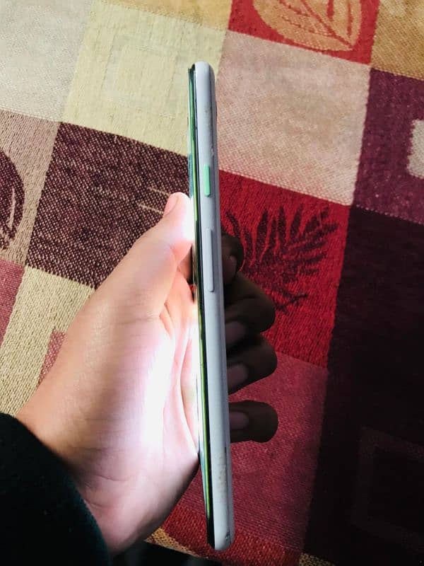 I am selling my Google pixel 3xl 10/10 condition 2