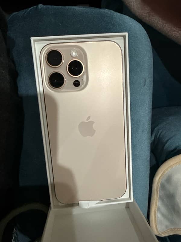 IPhone 16 Pro Max Desert Titanium  256GB 1