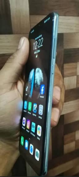 Huawei Y8P 3