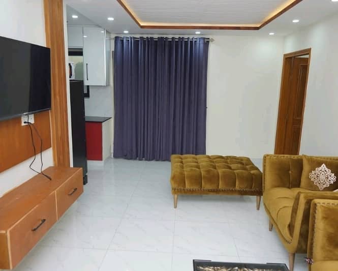 900 Square Feet Flat Is Available For sale 0