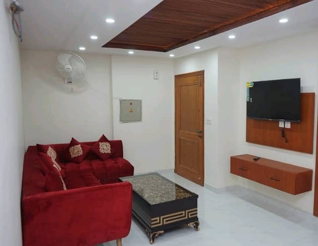 400 Square Feet Flat In Stunning Bahria Town - Sector A Is Available For sale 3