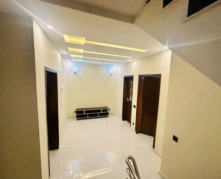 A House Of 5 Marla In Rs. 19500000 3