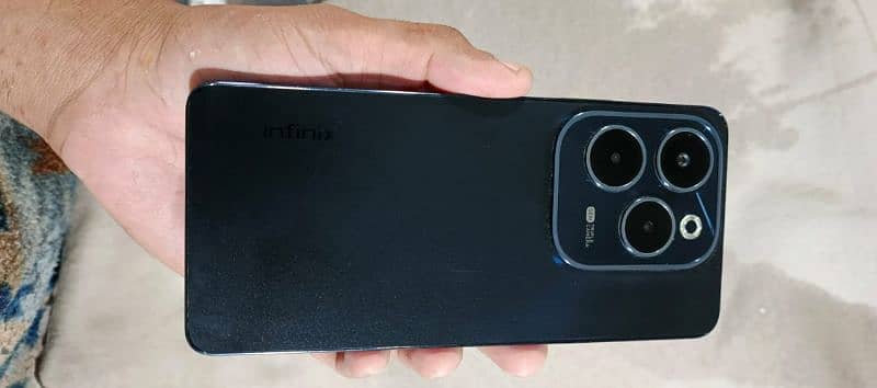 Infinix Hot 40 1