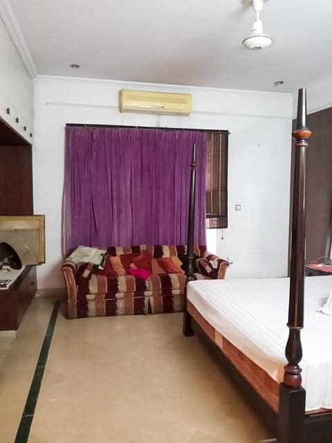 1 Kanal Upper Portion for Rent in DHA Phase 4 4